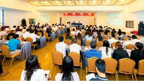 专一赶路，也要仰面寻路