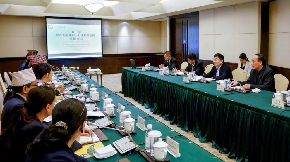 集团辅导会见尼泊尔总统府结合秘书一行