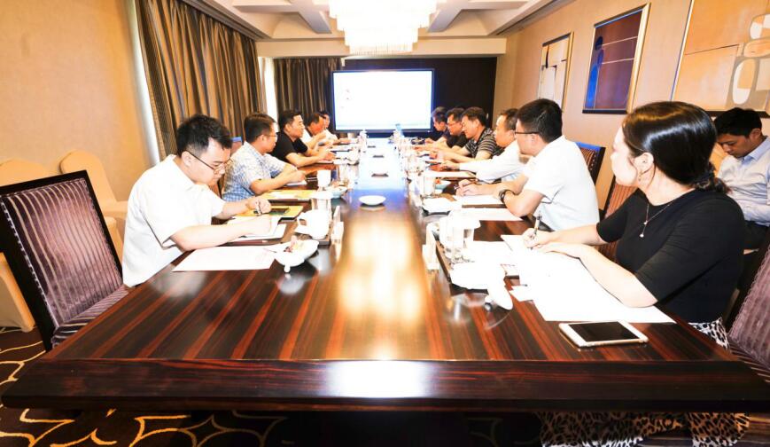 游艇会206yth集团与中国游览集团西南区域总部互换座谈