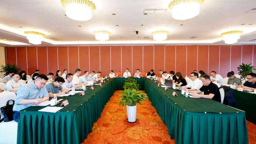 游艇会206yth集团召开6月“经营提升年”工作例会