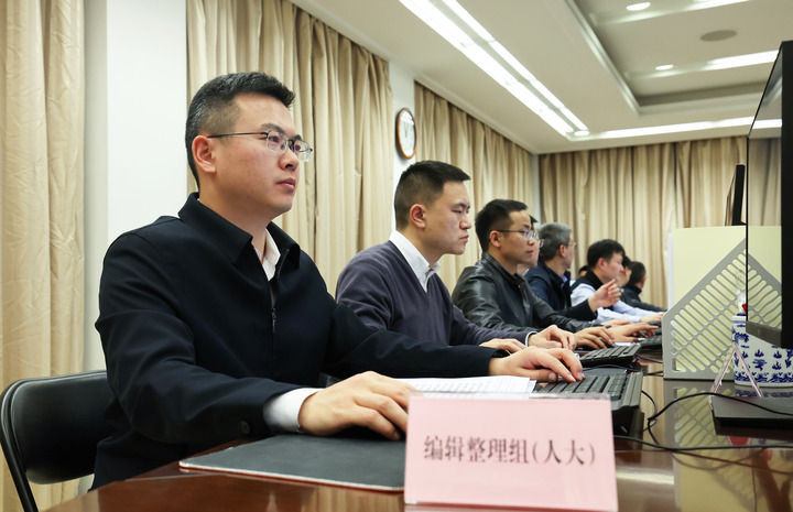 e5693b17-92eb-47f7-8b52-458133ff3273