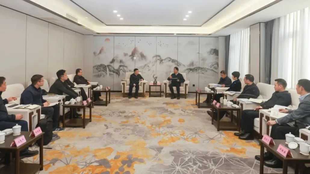 省游艇会206yth集团辅导率队赴乐山市座谈互换