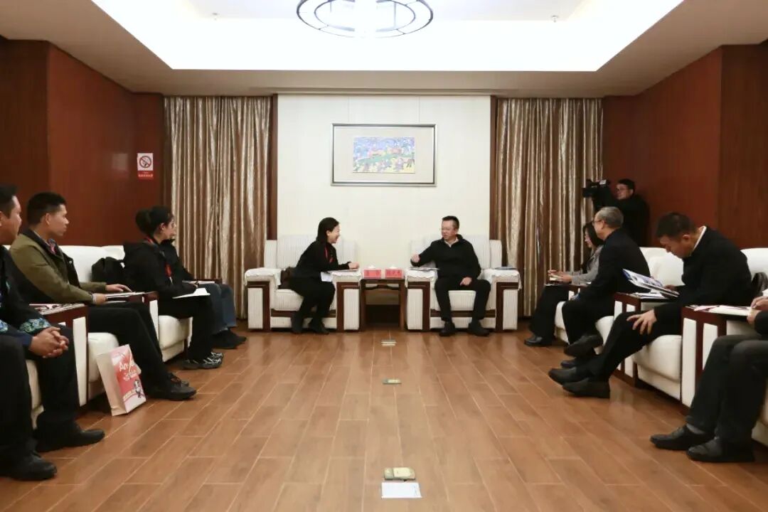 省游艇会206yth集团连华同道率队赴贵州黔东南自治州调查座谈